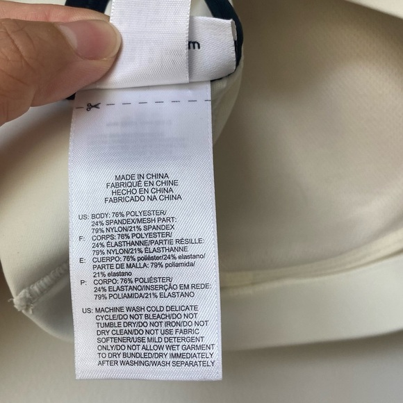 NWOT Reebok High Impact Hero Strong Wire Free Sports Bra in Chalk Size Medium - Picture 13 of 16